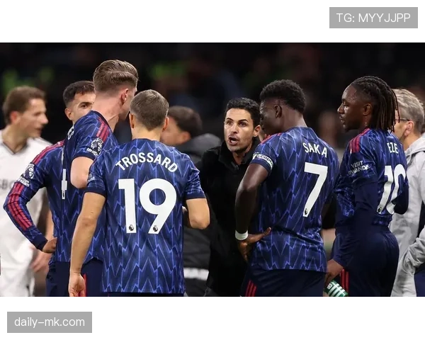 阿森纳中场结构稳固性问题凸显:攻守失衡表现对联赛竞争格局带来变化 阿森纳中场结构稳固性问题凸显:攻守失衡表现对联赛竞争格局带来变化